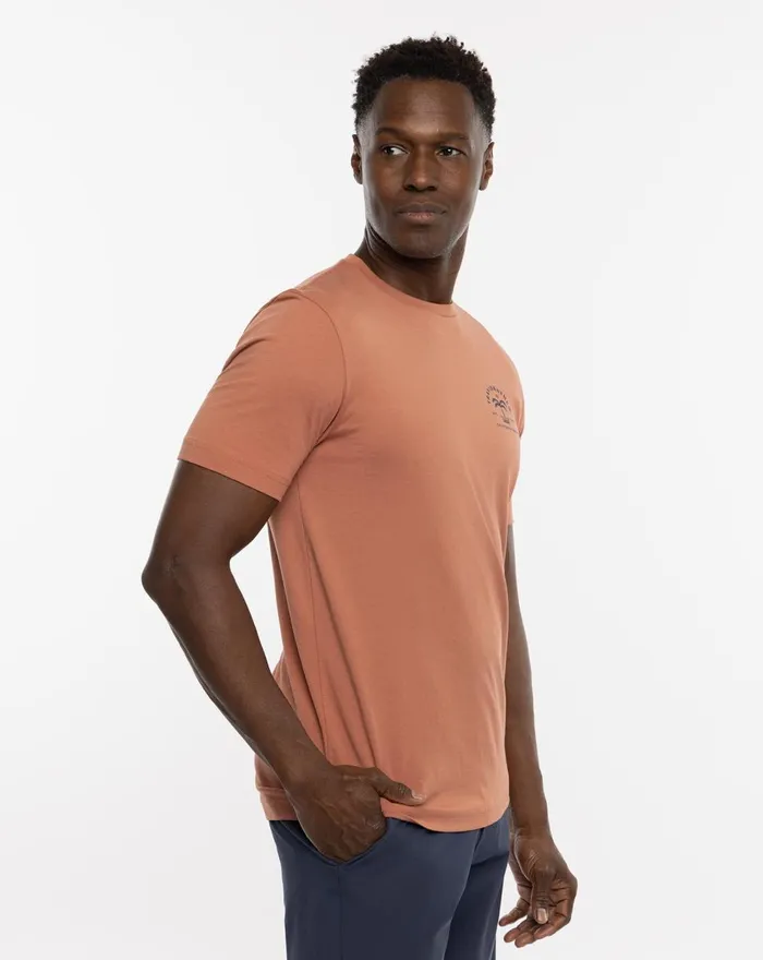 Men Tees TravisMathew SHOCK AND AWE TEE Copper Men Tees TravisMathew SHOCK AND AWE TEE Copper