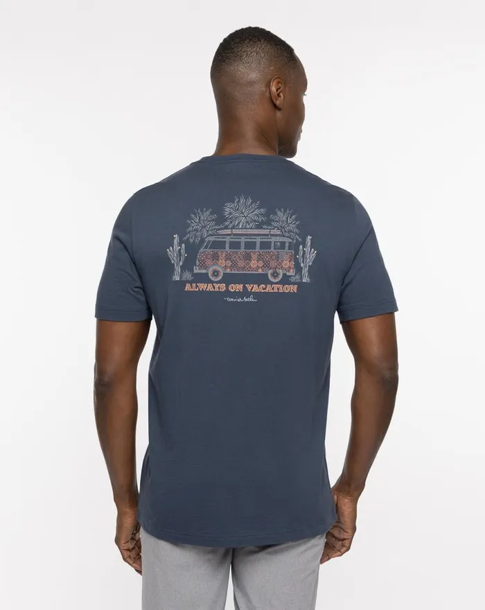 Men Tees TravisMathew TRAVEL BLOG TEE Dress Blues Men Tees TravisMathew TRAVEL BLOG TEE Dress Blues
