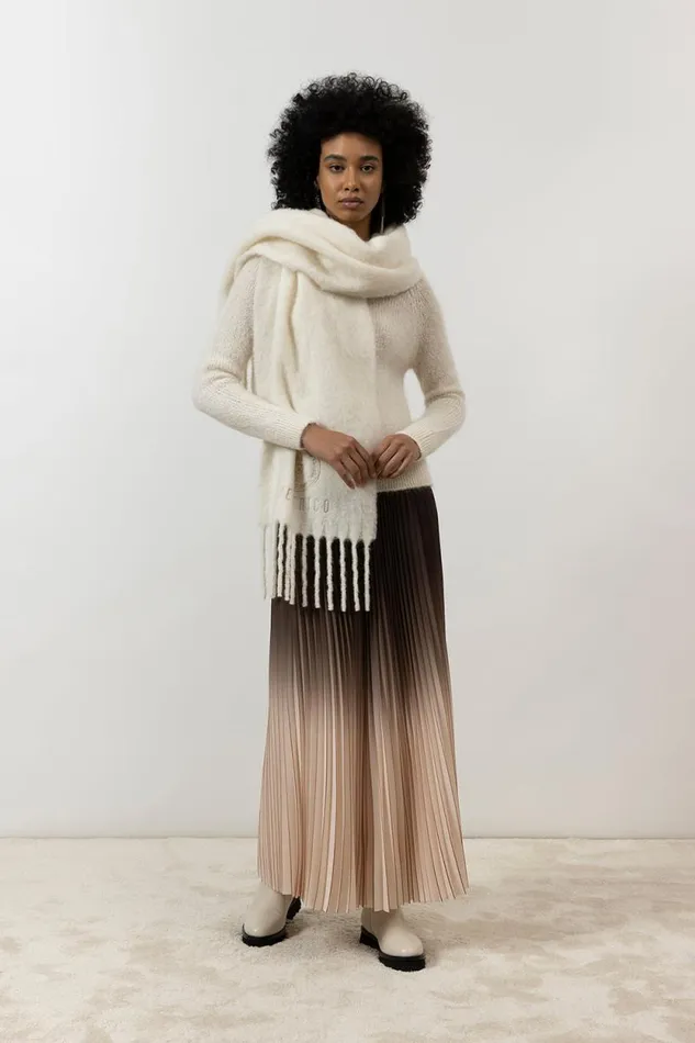 Peserico Knitwear Woman Alpaca And Mohair Bare Shoulder Sweater Natural White Peserico Knitwear Woman Alpaca And Mohair Bare Shoulder Sweater Natural White