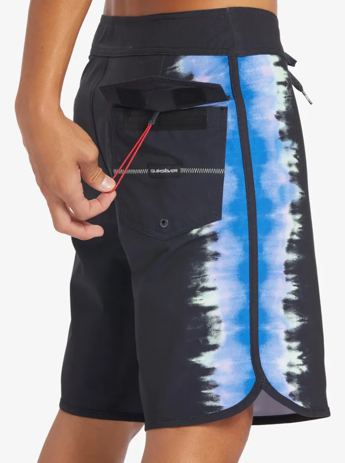 Shorts and Amphibians Men Quiksilver Surfsilk Scallop 19034 Boardshorts Black Shorts and Amphibians Men Quiksilver Surfsilk Scallop 19034 Boardshorts Black