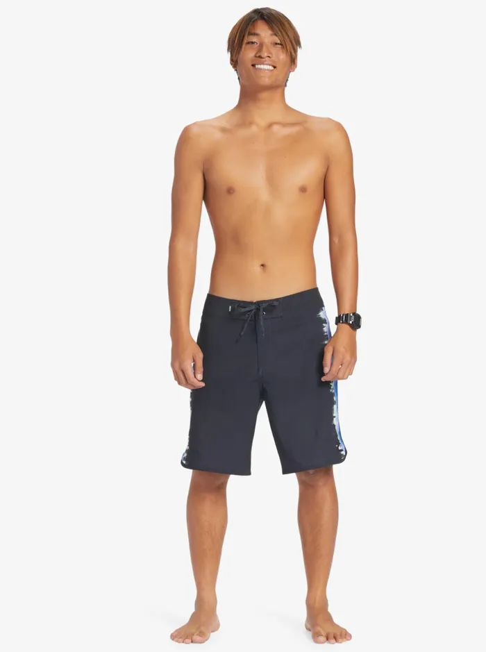 Shorts and Amphibians Men Quiksilver Surfsilk Scallop 19034 Boardshorts Black Shorts and Amphibians Men Quiksilver Surfsilk Scallop 19034 Boardshorts Black
