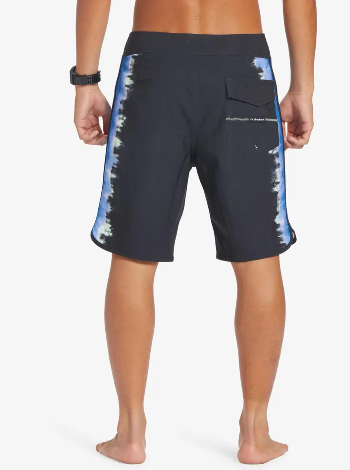 Shorts and Amphibians Men Quiksilver Surfsilk Scallop 19034 Boardshorts Black Shorts and Amphibians Men Quiksilver Surfsilk Scallop 19034 Boardshorts Black