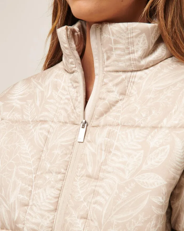 Women Jackets TravisMathew MONT BLANC 20 PUFFER Atmosphere