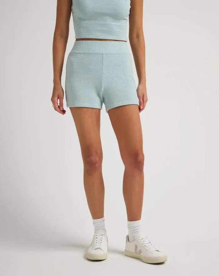Women Shorts TravisMathew BELLE HARBOR WIDE RIB SHORT Mist
