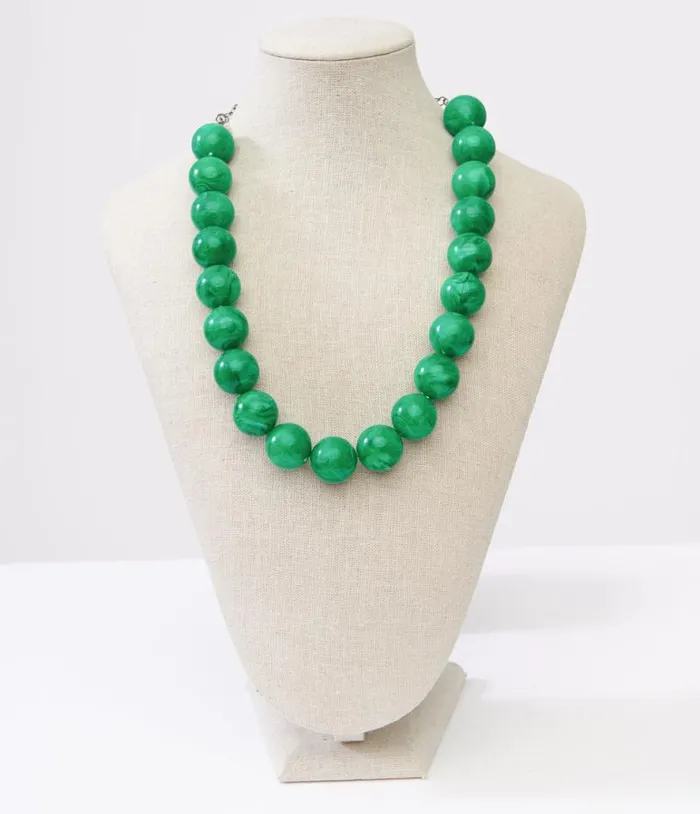 1960s Marbled Emerald Beaded Necklace Accessories Unique Vintage Necklaces 1960s Marbled Emerald Beaded Necklace Accessories Unique Vintage Necklaces