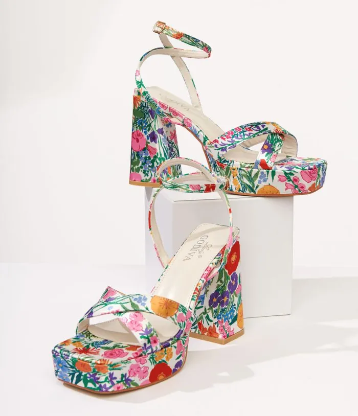 1970s White Floral Lexico Platform Sandals Shoes Unique Vintage Sandals