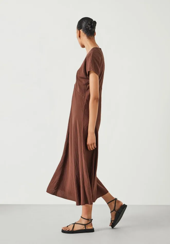 Hush Dresses Women Grace V Neck Midaxi Dress Brown Hush Dresses Women Grace V Neck Midaxi Dress Brown