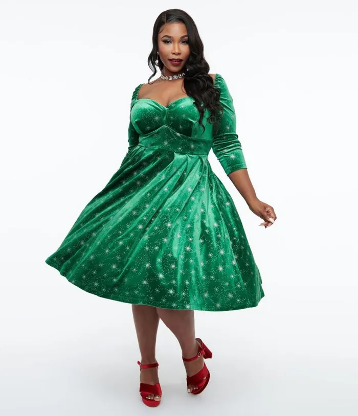Plus Size 1950s Green and Silver Snowflake Velvet Lamar Swing Dress DressesPlus Unique Vintage Swing Plus Size 1950s Green and Silver Snowflake Velvet Lamar Swing Dress DressesPlus Unique Vintage Swing