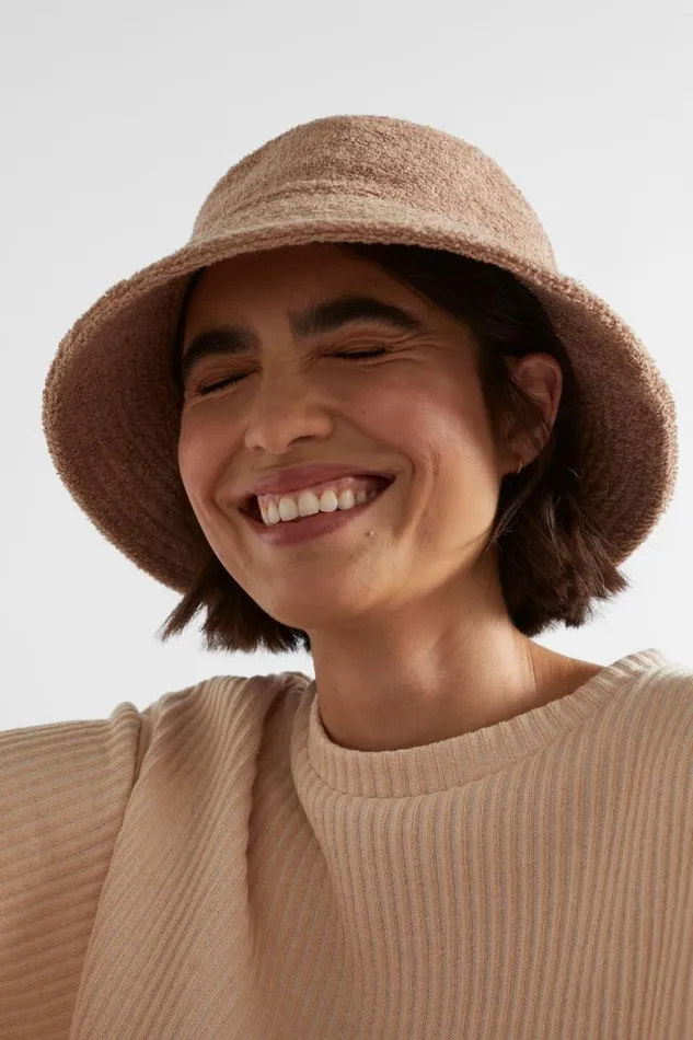 Seed Heritage Hats and Gloves Seed Logo Bucket Hat Barley 8211 Woman