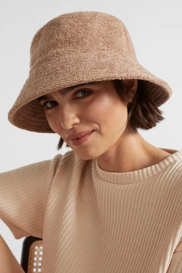 Seed Heritage Hats and Gloves Seed Logo Bucket Hat Barley 8211 Woman