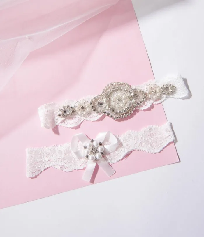 White Lace and Rhinestone Bridal Garter Set Accessories Unique Vintage Stockings and Tights White Lace and Rhinestone Bridal Garter Set Accessories Unique Vintage Stockings and Tights